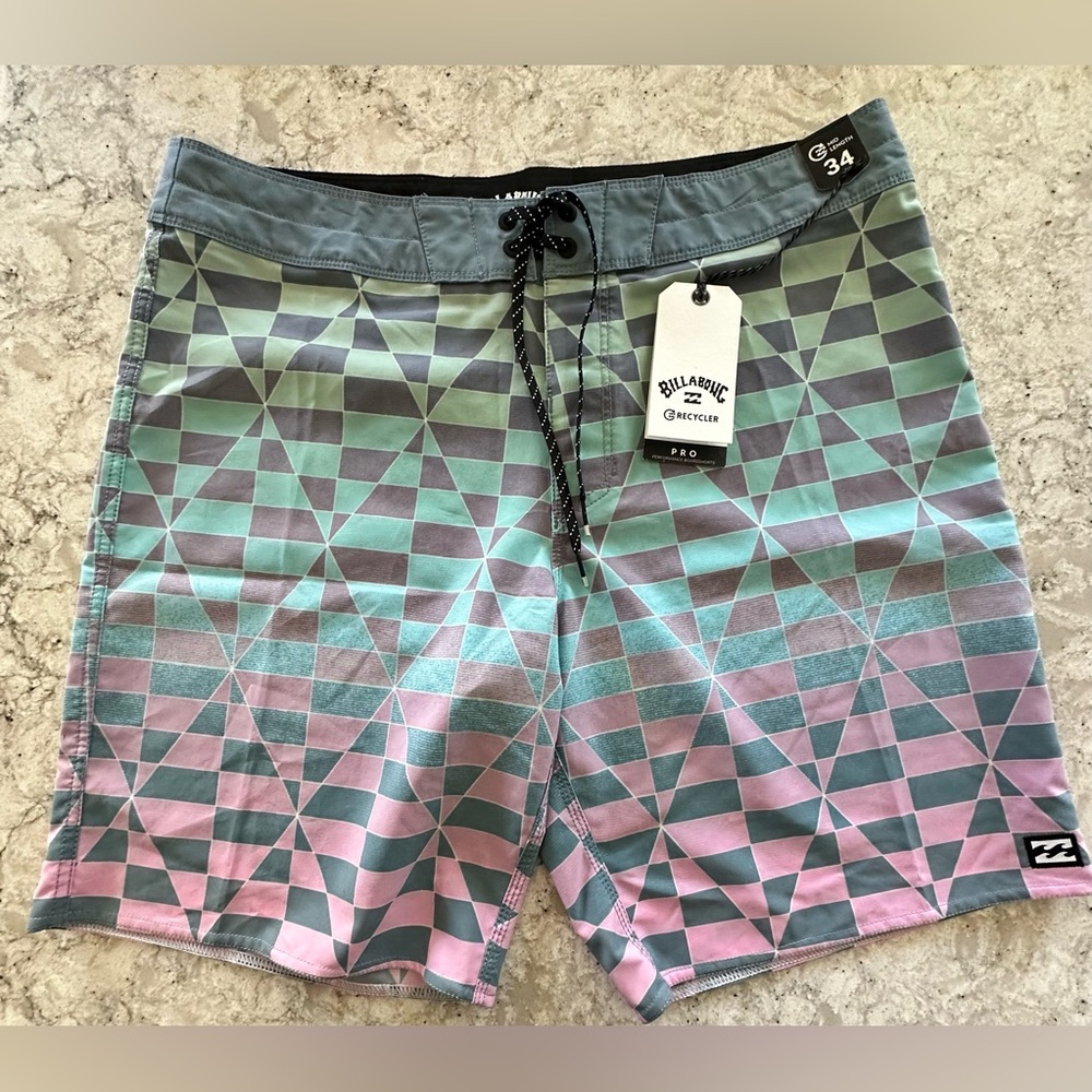 Billabong Men's Geometric Boardshorts Blue,Green & Pink Mid Length Size 34 NWT